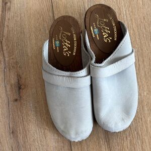 Lotta From Stockholm Kids Light Gray Slip-On Clogs